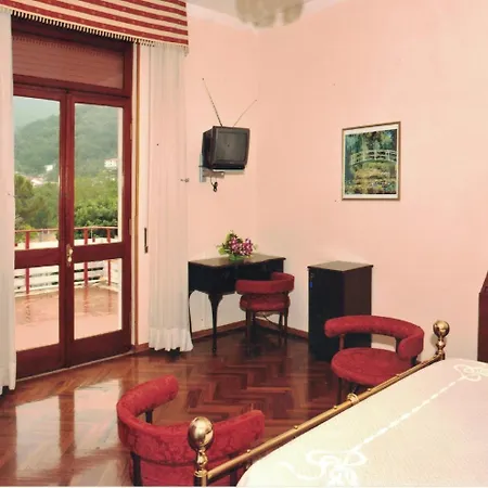 La Perla Отель 3*